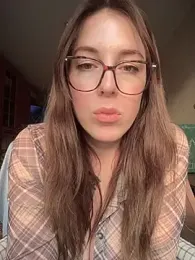 MommmyYummy webcam model stream image