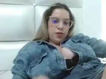 ashlymoon webcam model stream image