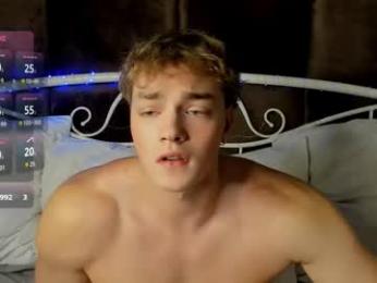 chase_muscular webcam model stream image