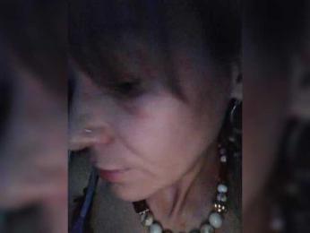 krisred webcam bongacams model stream image