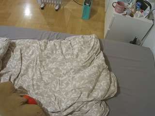 voyeurcam-julmodels-greybed-2 webcam camsoda model stream image