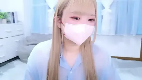 MAIKA_pyon webcam model stream image