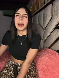 Laura-Khalifa webcam stripchat model stream image