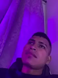 Emiliano_Reyes webcam model stream image