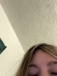 __Lorelain__ webcam model stream image