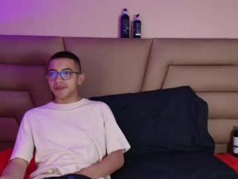 crimsonsecretts webcam model stream image