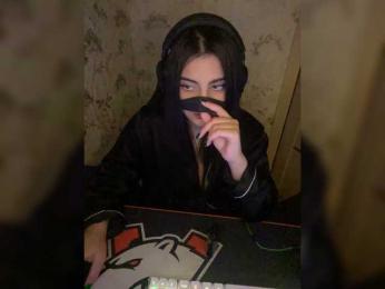 Aloeloea webcam model stream image