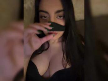 Aloeloea webcam model stream image