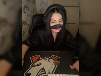 Aloeloea webcam model stream image