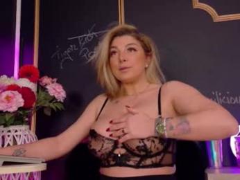 deeadiamond webcam model stream image