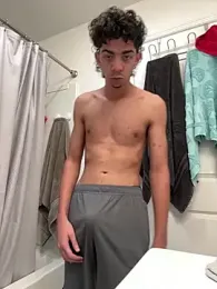 Ryan_12xX webcam model stream image