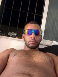 noahmarins webcam model stream image