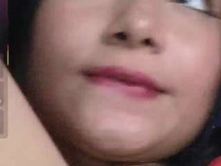 chirlyy webcam model stream image