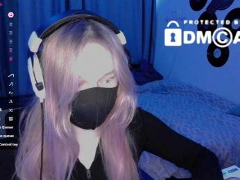 qwertikcam webcam model stream image