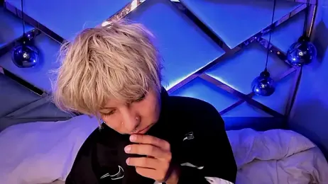 OliIverr22 webcam stripchat model stream image