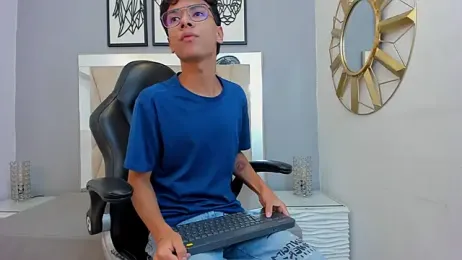 adams_bobby webcam stripchat model stream image