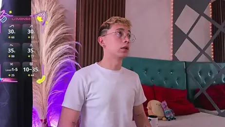 Naughty__Chriss webcam model stream image