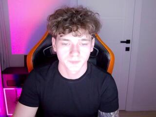 Dany Davis webcam flirt4free model stream image