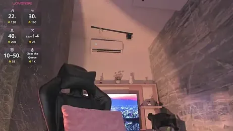 LunaBaker-1 webcam stripchat model stream image