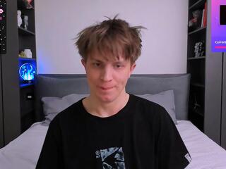 Curtis Crew webcam model stream image