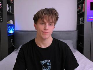 Curtis Crew webcam model stream image