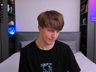 Curtis Crew webcam model stream image