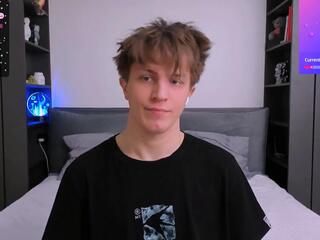 Curtis Crew webcam model stream image