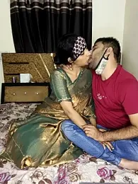 ITZ_GURU webcam model stream image