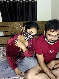 ITZ_GURU webcam model stream image