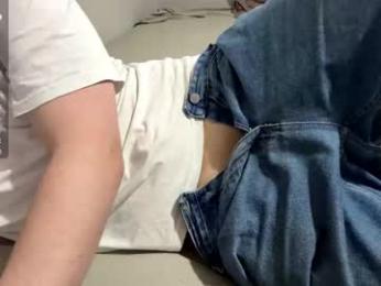 ur_horny_friends webcam chaturbate model stream image