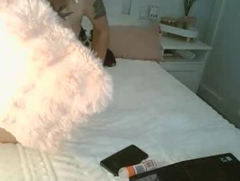 paristhebinny webcam model stream image