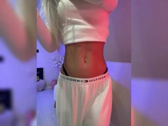 PauLiiine webcam model stream image