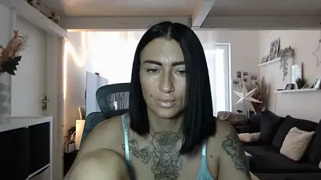 IntiMia webcam model stream image