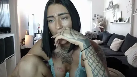 IntiMia webcam model stream image