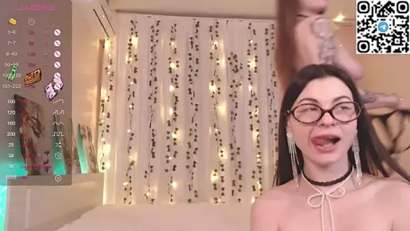 Nutsy_and_Stephanie webcam model stream image