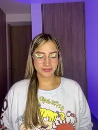 Issabela_G1 webcam stripchat model stream image