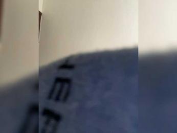 SallyeLeins webcam model stream image