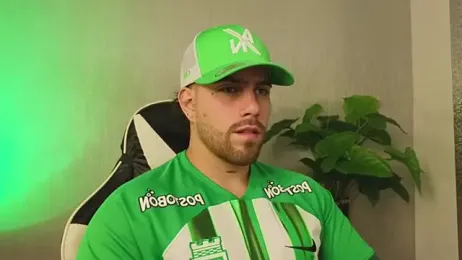 Ades_Lowe webcam model stream image