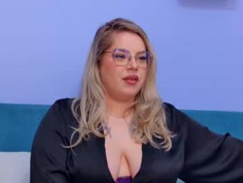 _mooncake webcam chaturbate model stream image