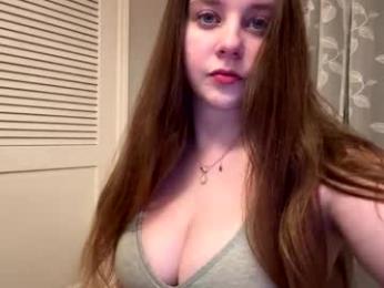 petitegirluvsdick webcam model stream image
