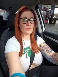 HollyTattoo webcam model stream image