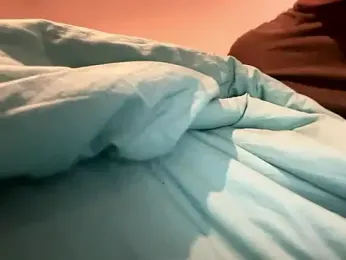 Lenouveau- webcam model stream image