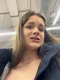 KittyQueeny webcam stripchat model stream image