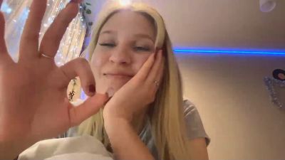 RegeniaSaeturn webcam model stream image