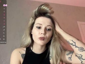 Alicee-teasee webcam bongacams model stream image