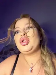 AllysonK webcam stripchat model stream image