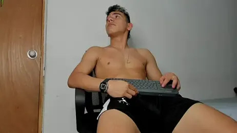 andrew_rose_ webcam model stream image