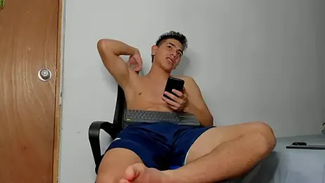 andrew_rose_ webcam model stream image