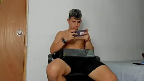 andrew_rose_ webcam model stream image