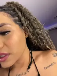 Victoria14_ webcam model stream image